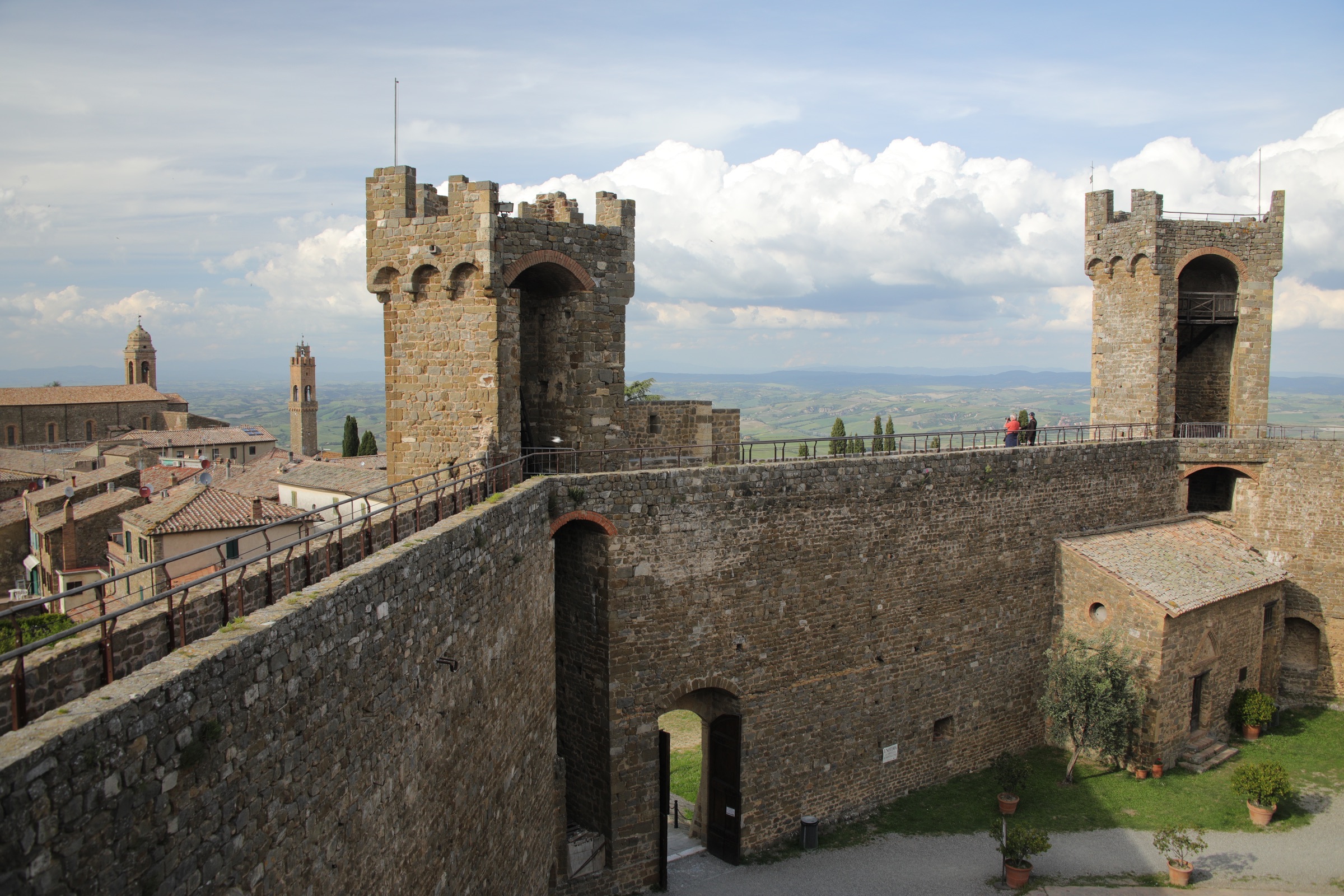 Tuscany Italy photo tour with Don Mammoser - historic bridge and buidling